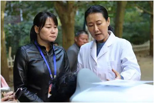 2慈銘韓小紅博士與嘉銘園社區(qū)黨委書記交流公益.jpg 2慈銘韓小紅博士與嘉銘園社區(qū)黨委書記交流公益.jpg