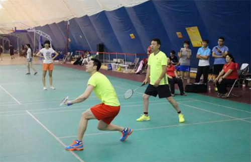 14世界羽毛球冠軍劉小龍、前央視著名主持人楊柳與選手進行羽毛球友誼賽（第三屆）.jpg