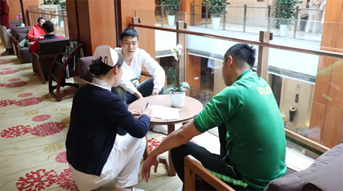 14慈銘醫護人員幫國安球員安排體檢.jpg 14慈銘醫護人員幫國安球員安排體檢.jpg